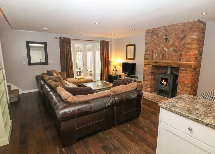 Top Hotels Close to Alton Towers Travelodge