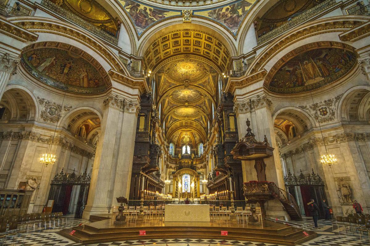 St Paul's Cathedral in the British capital London is the cathedral of the Diocese of London of the Anglican Church - © Pit Stock / Shutterstock